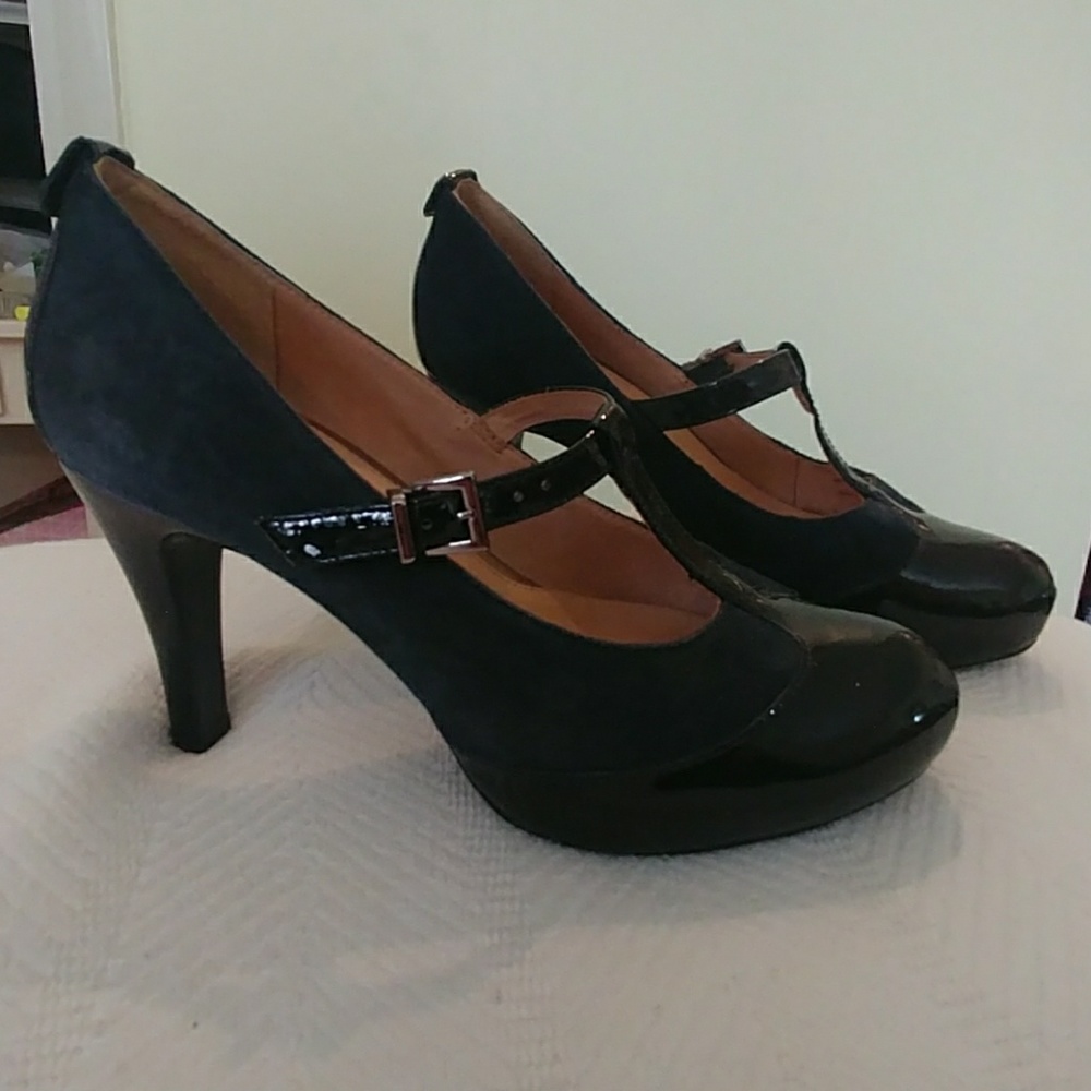 Patent and suede t-strap pump